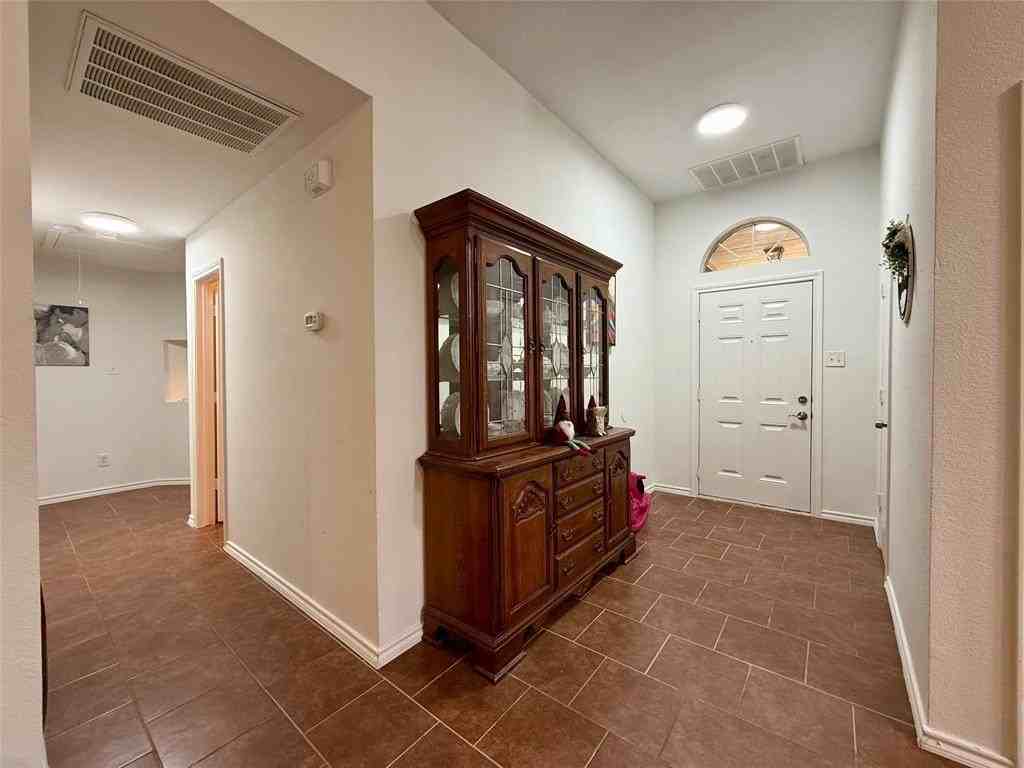 2922 Custer Dr - Photo 3 of 27