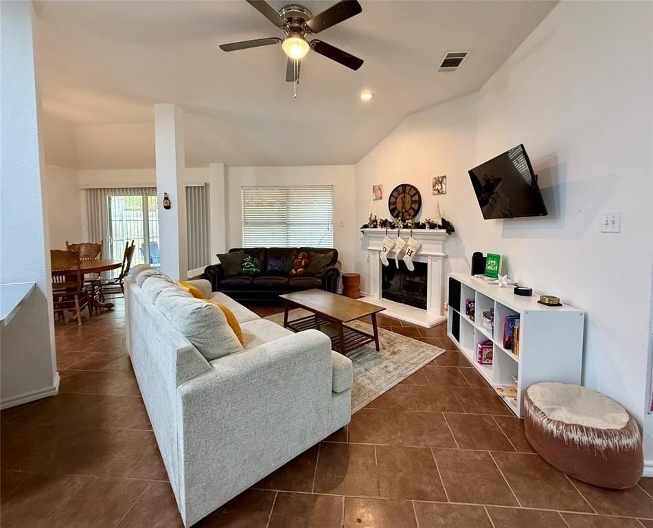 2922 Custer Dr - Photo 5 of 27