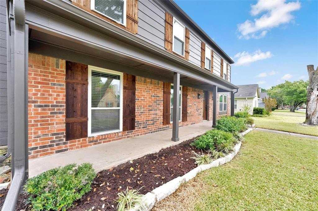 1105 Melissa Ln - Photo 3 of 31