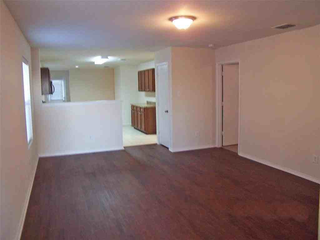 8844 Valley River Dr - Photo 5 of 13