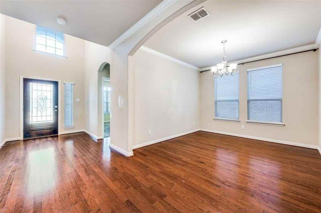 16008 Aquilla Way - Photo 4 of 33