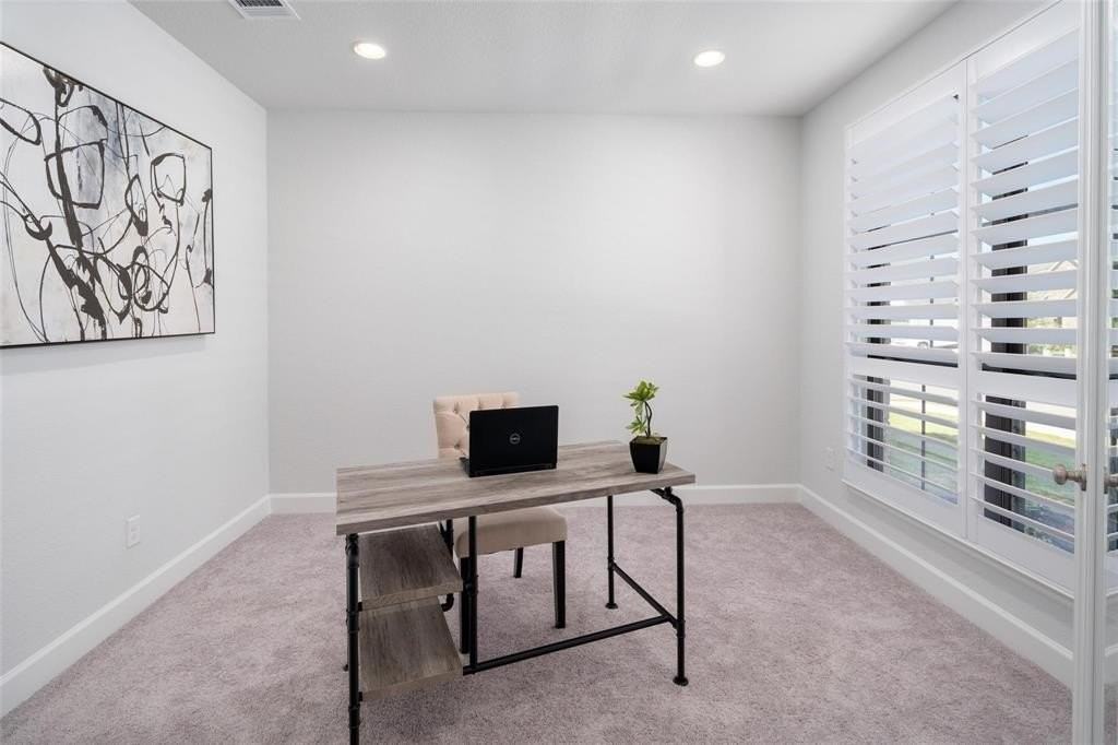 9600 Acorn Ln - Photo 3 of 34