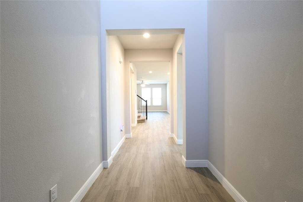 2513 Gray Dr - Photo 3 of 32