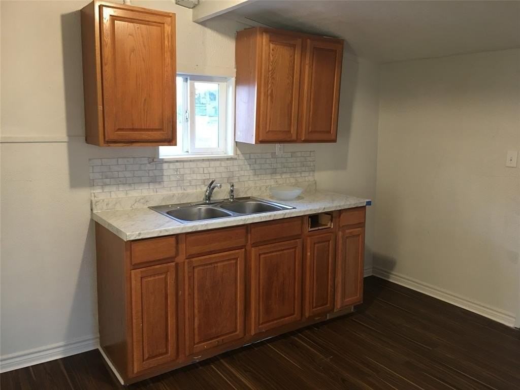 302 N 14th St - Photo 7 of 9