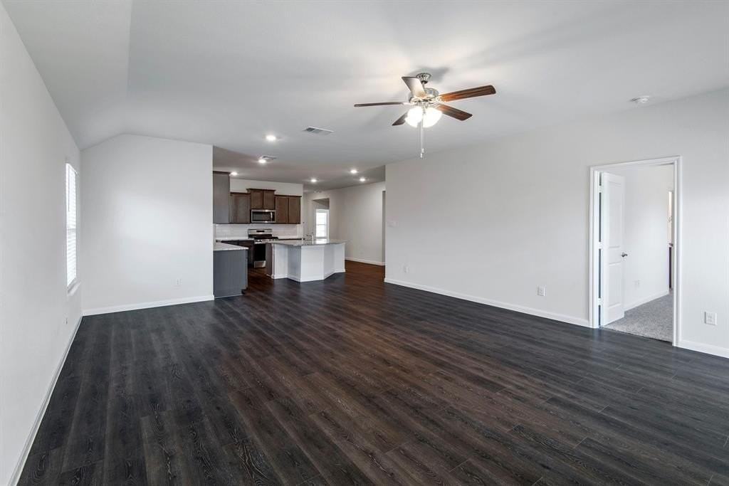 709 Smokey Trl - Photo 5 of 12