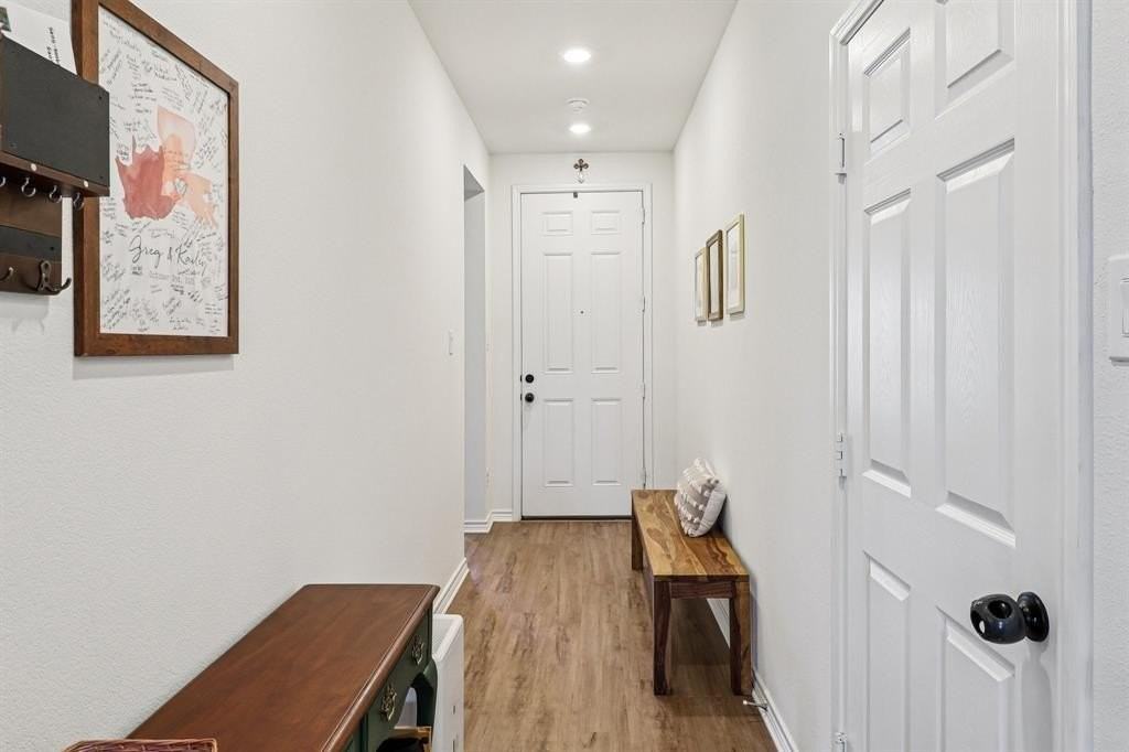 948 Brock Dr - Photo 5 of 29