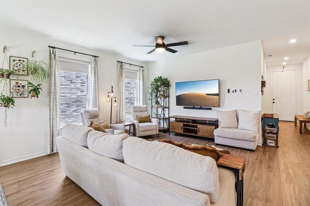 948 Brock Dr - Photo 7 of 29