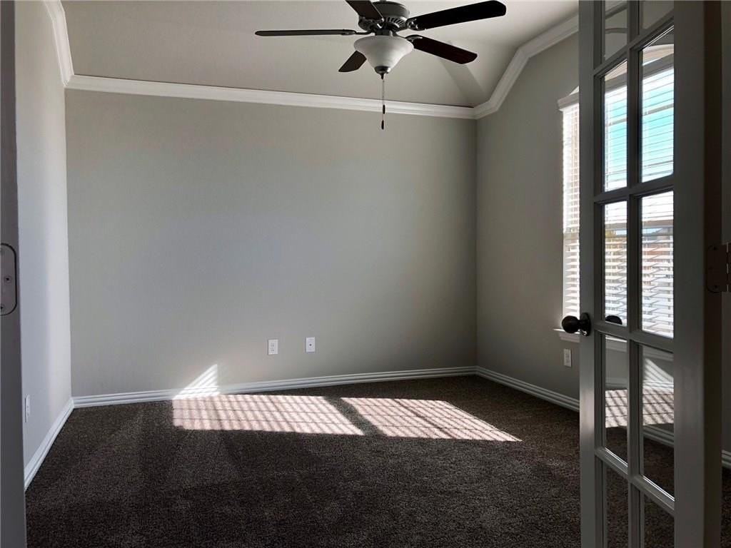 15909 Holly Crk - Photo 3 of 31