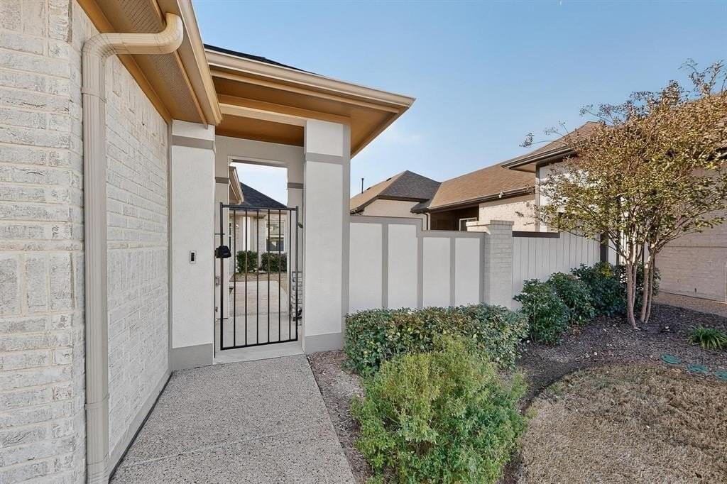 4008 Rain Lily Bnd - Photo 3 of 39