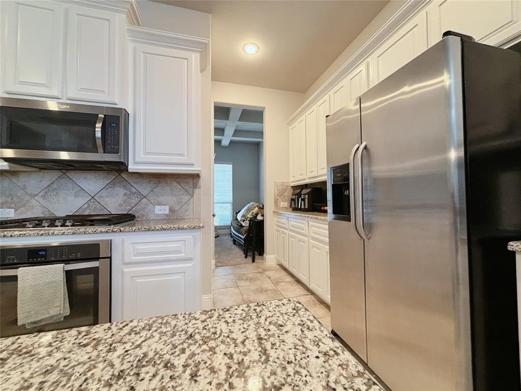 556 England St - Photo 3 of 14