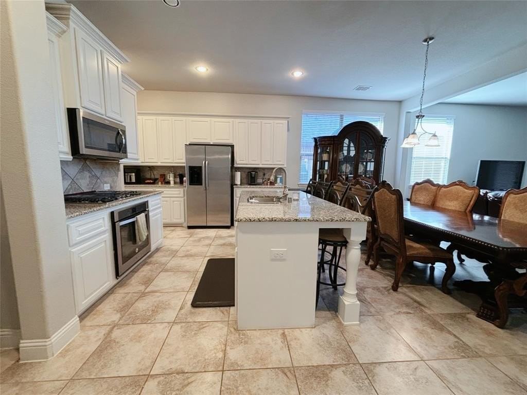 556 England St - Photo 5 of 14