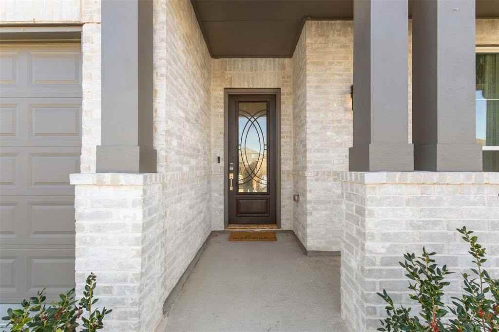 1136 Saddle Ridge Dr - Photo 3 of 26