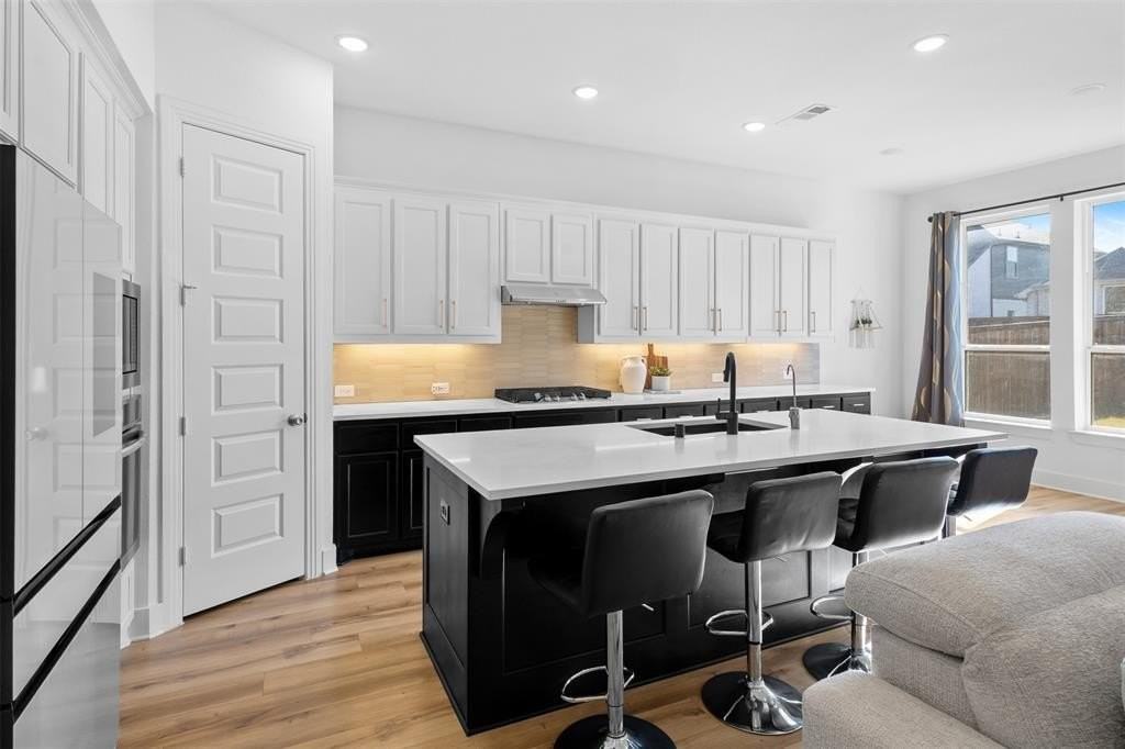 1136 Saddle Ridge Dr - Photo 5 of 26