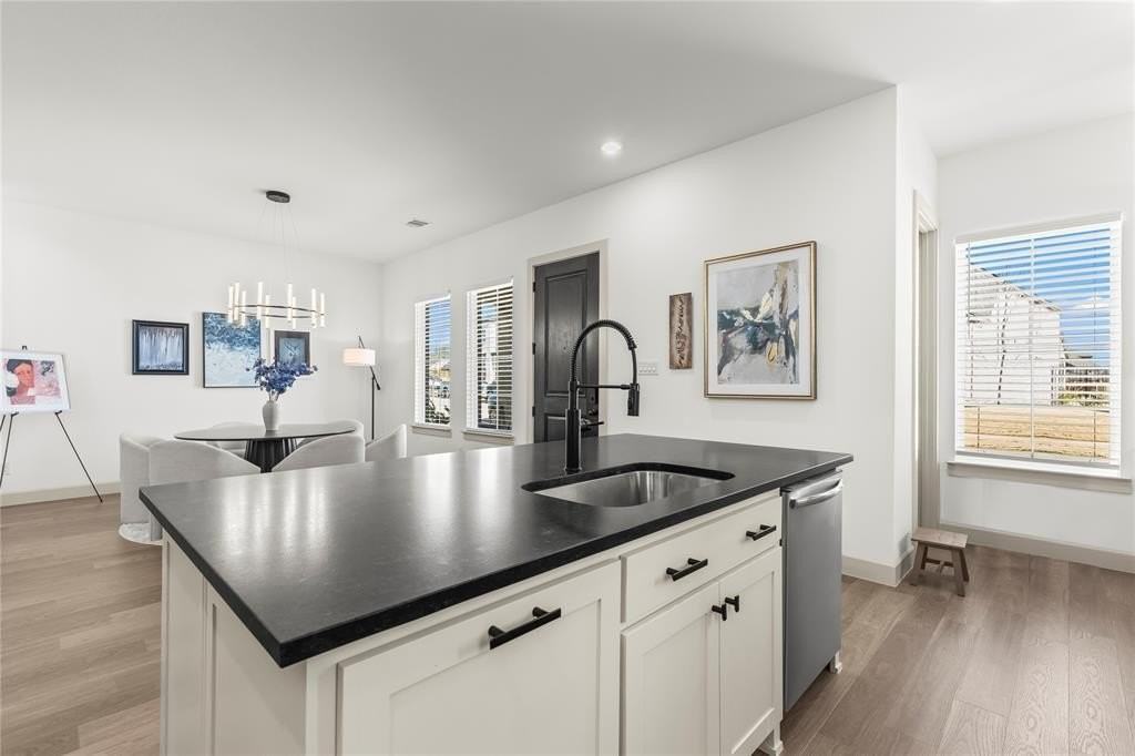 15627 Rue Dr - Photo 6 of 35