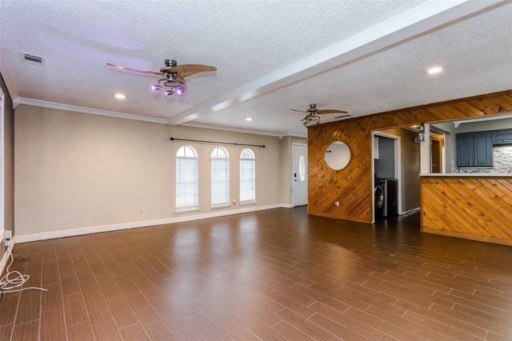 2517 Rosewood Dr - Photo 5 of 31