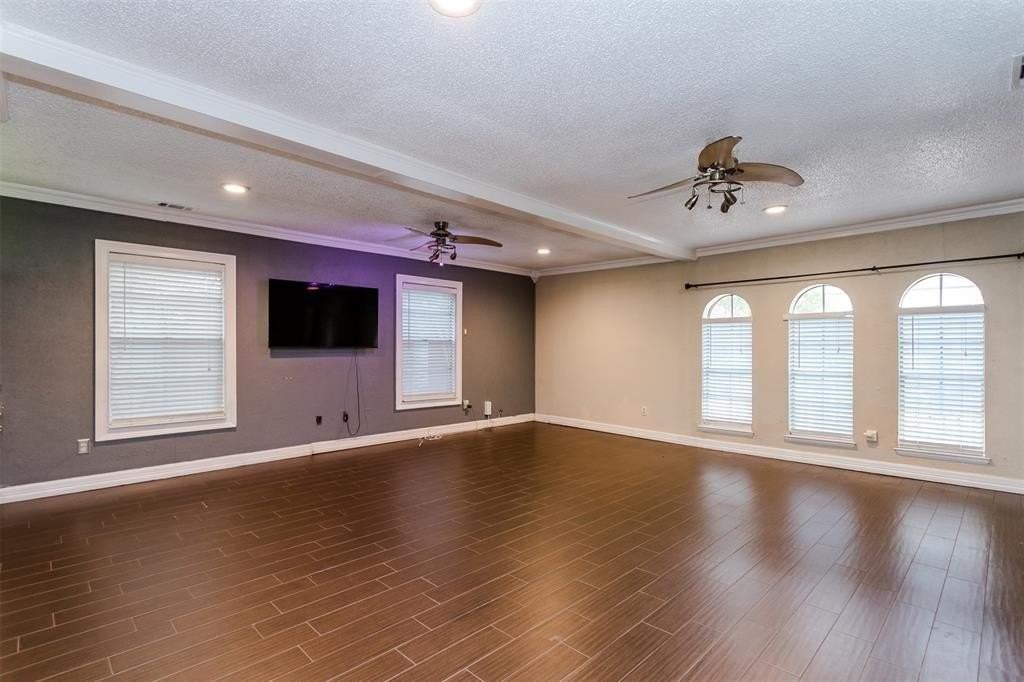 2517 Rosewood Dr - Photo 6 of 31