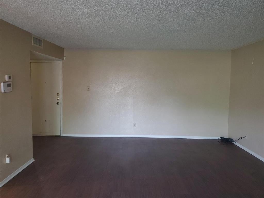 1517 Frio Ln - Photo 5 of 11