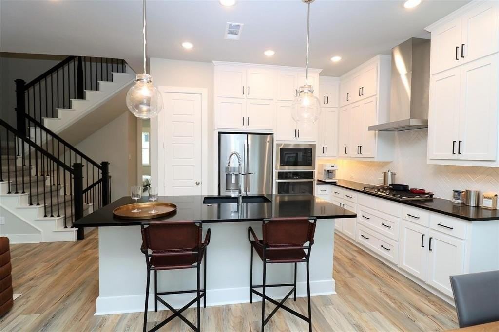 4932 Hidden Grove Dr - Photo 3 of 6