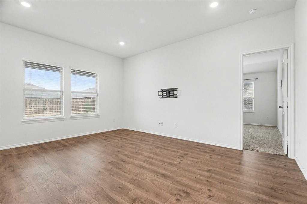 717 English Dr - Photo 6 of 25