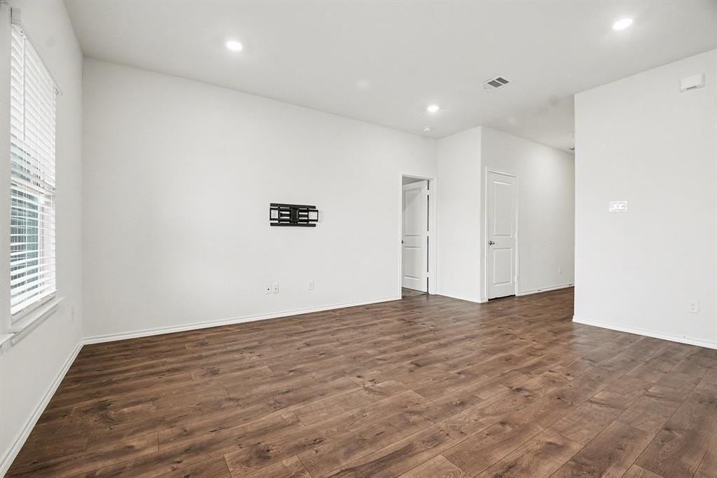 717 English Dr - Photo 7 of 25