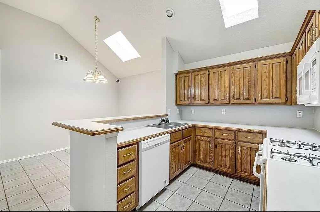 217 Benwynd Dr - Photo 3 of 13