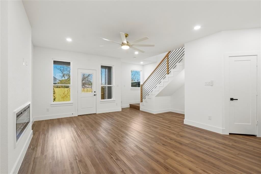 1314 Fletcher St - Photo 5 of 16