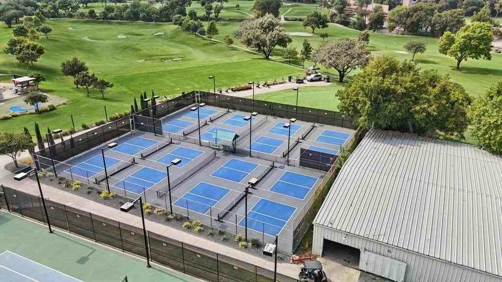 15914 Club Crest Dr #1112 - Photo 7 of 35