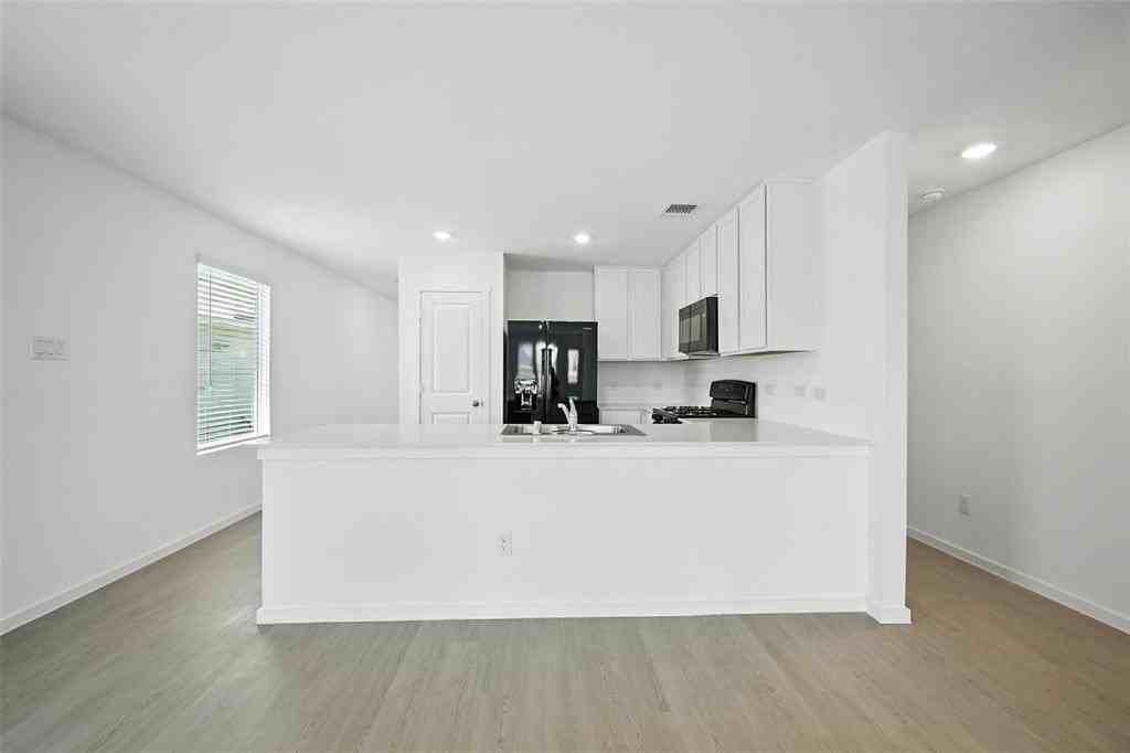 3913 Eufaula Dr - Photo 4 of 22