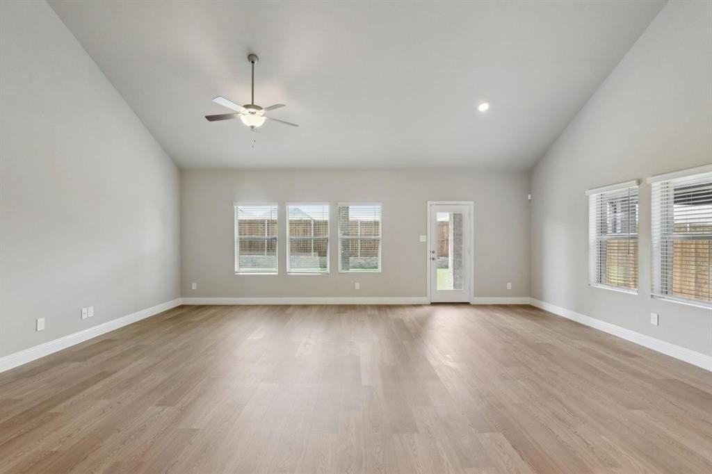 6625 Valley Lake Ln - Photo 6 of 30