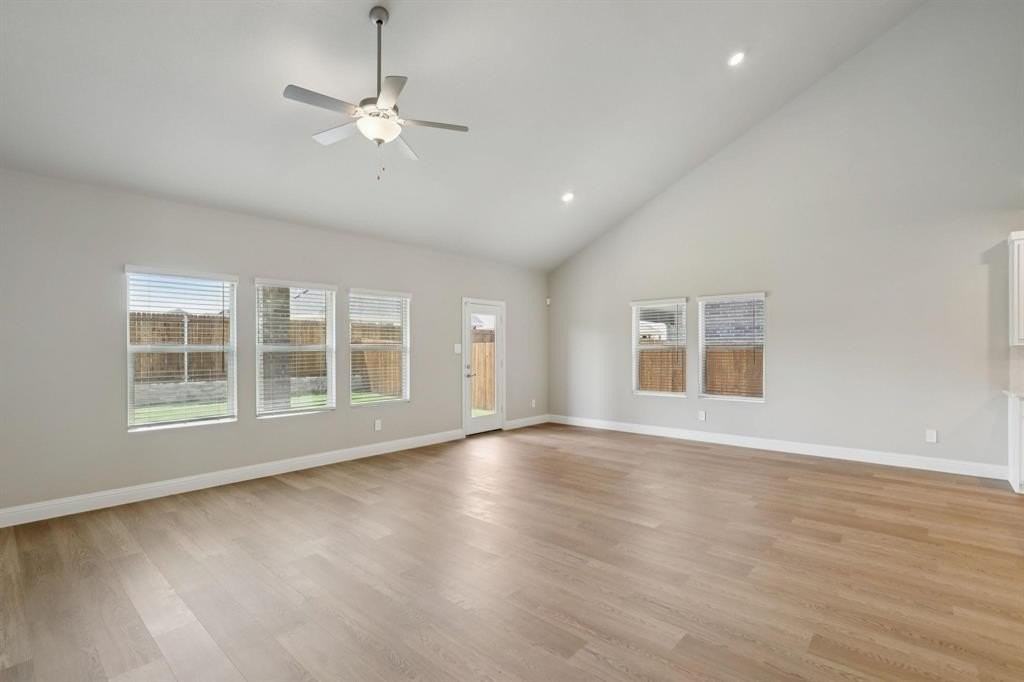 6625 Valley Lake Ln - Photo 7 of 30