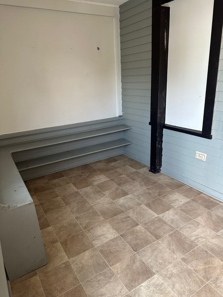 1113 5th Ave #1 - Photo 2 of 10