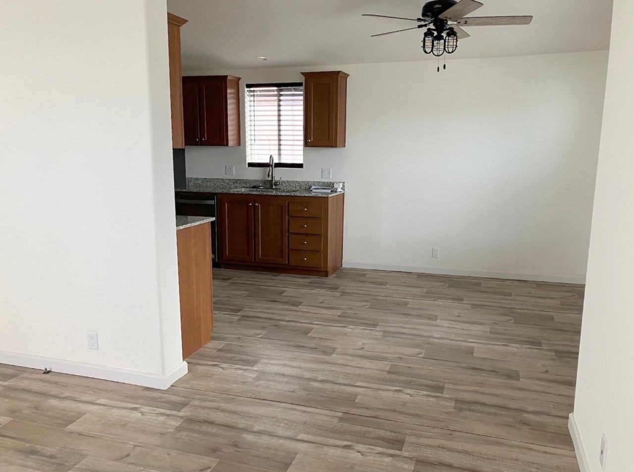 702 W Mcarthur Ave #56 - Photo 3 of 7