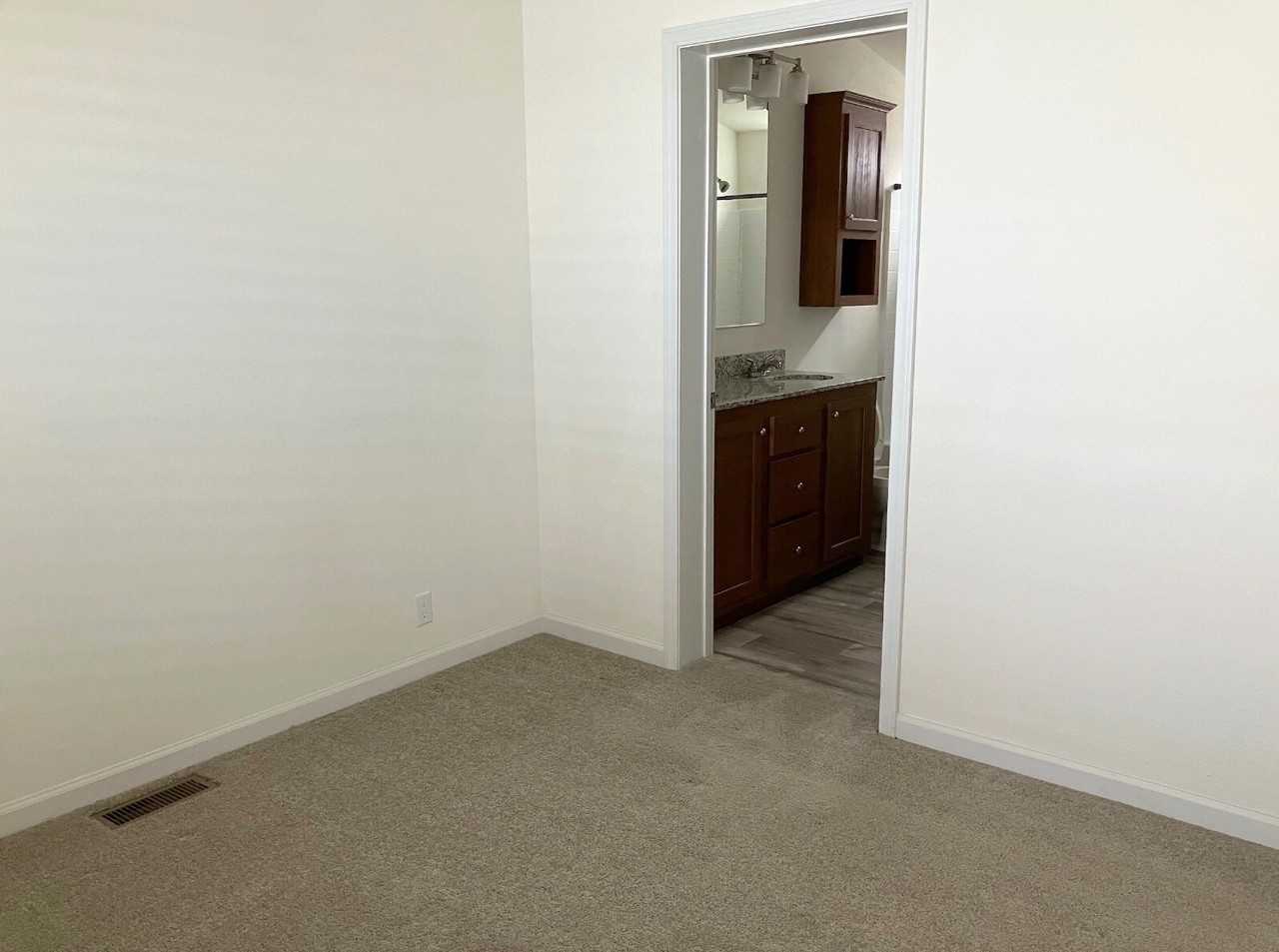 702 W Mcarthur Ave #56 - Photo 5 of 7