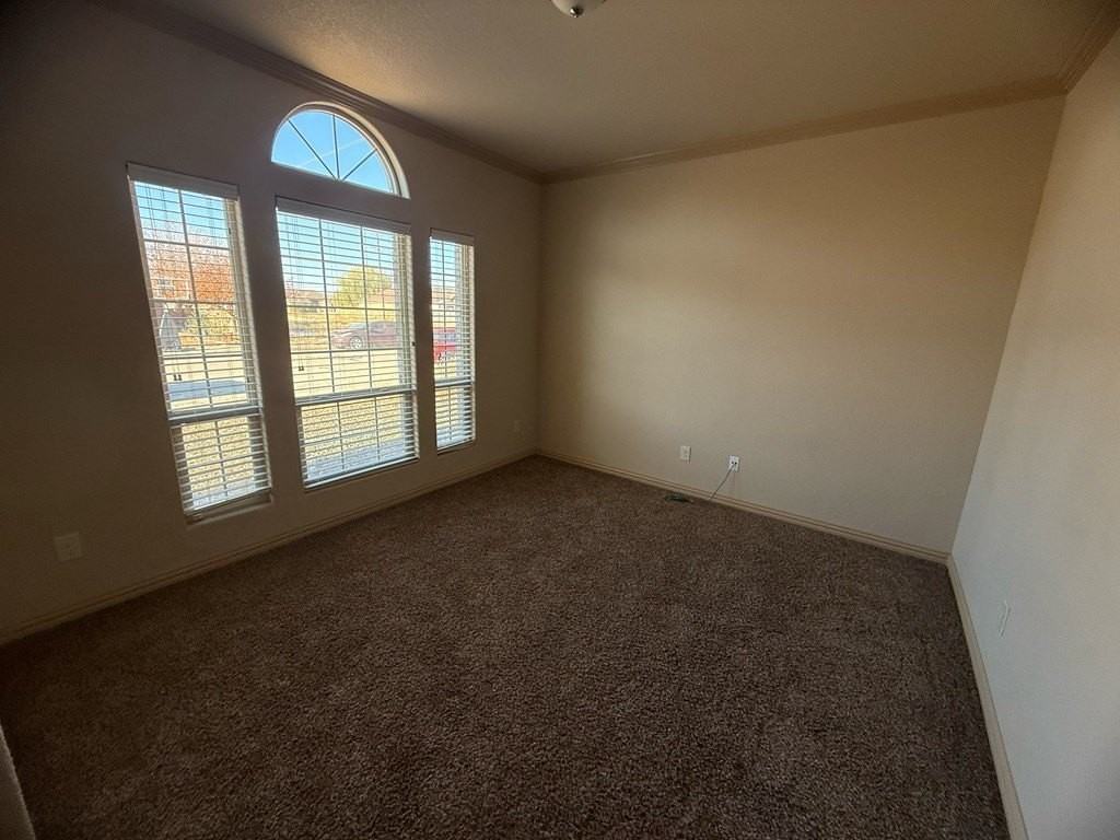 3208 Rembrandt Ave - Photo 2 of 12