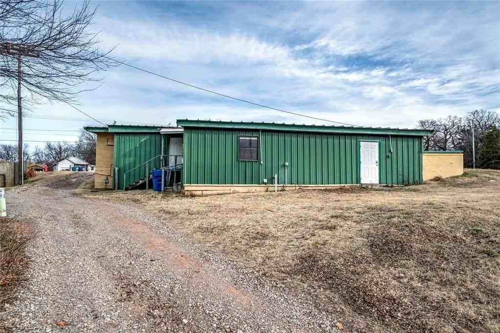 111 W 1st St - Photo 5 of 31