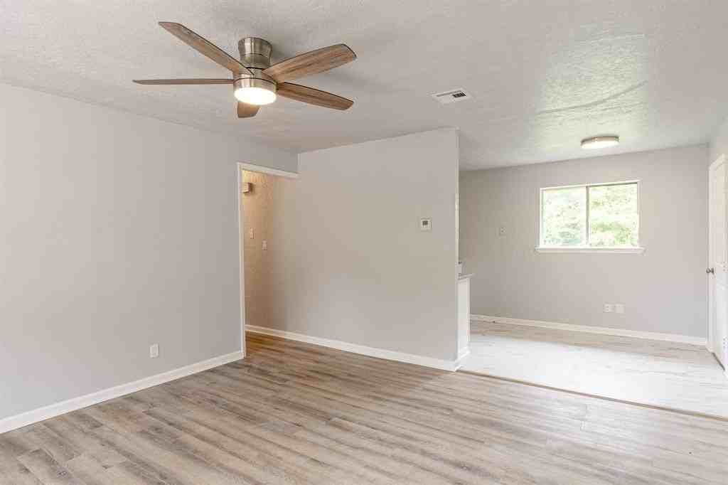 2605 Queensbury Rd - Photo 6 of 20