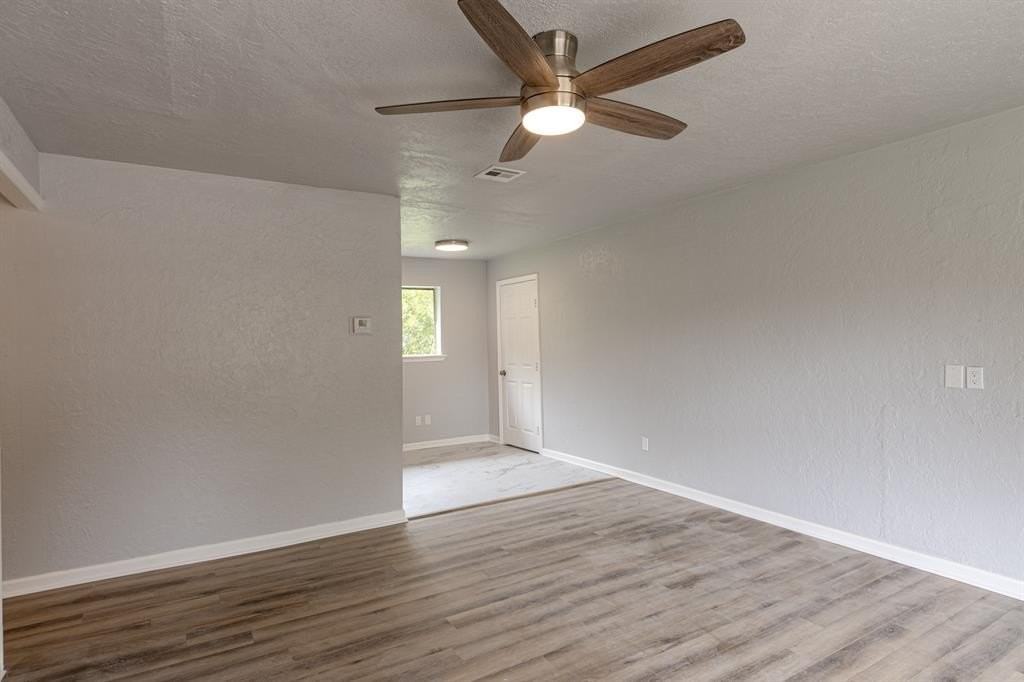 2605 Queensbury Rd - Photo 7 of 20