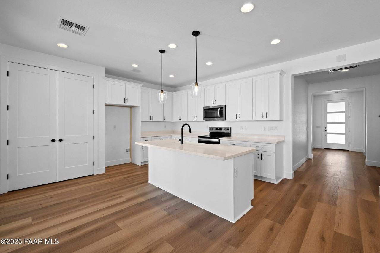 5992 E Finch St - Photo 4 of 36