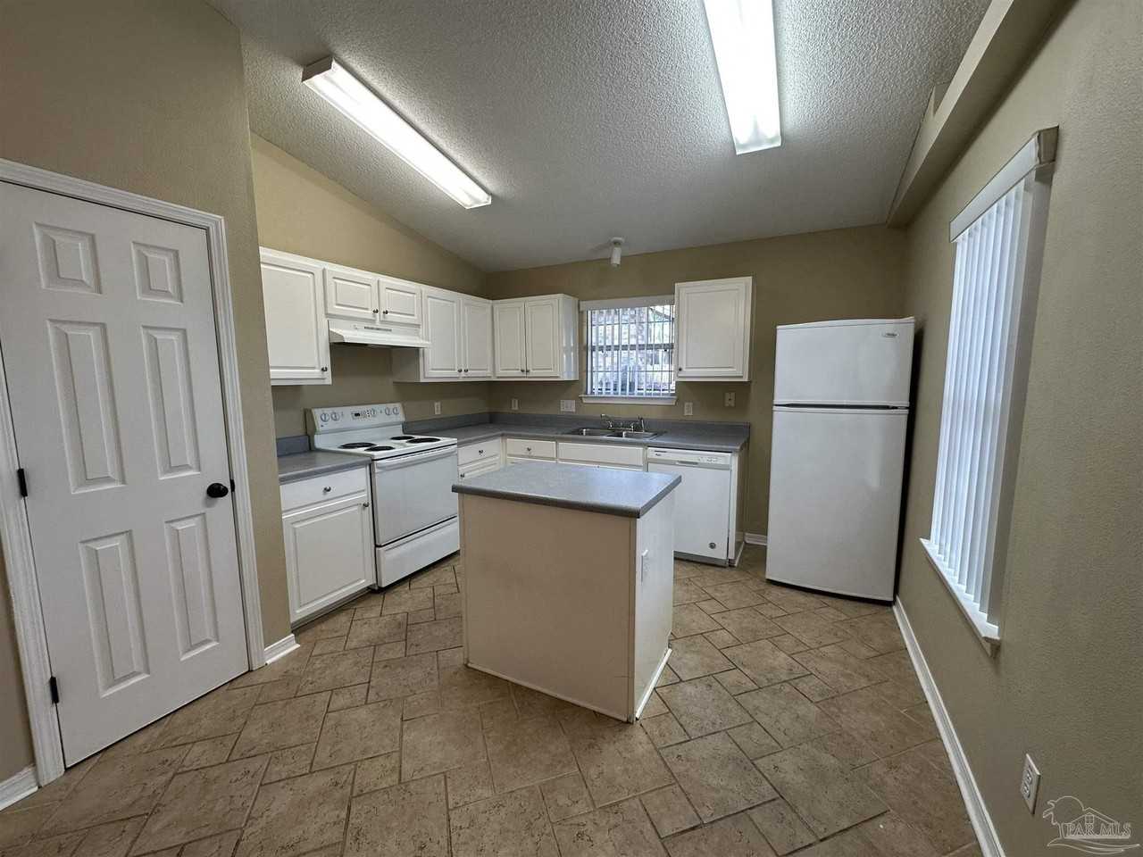 7909 Cayenne Way - Photo 6 of 16