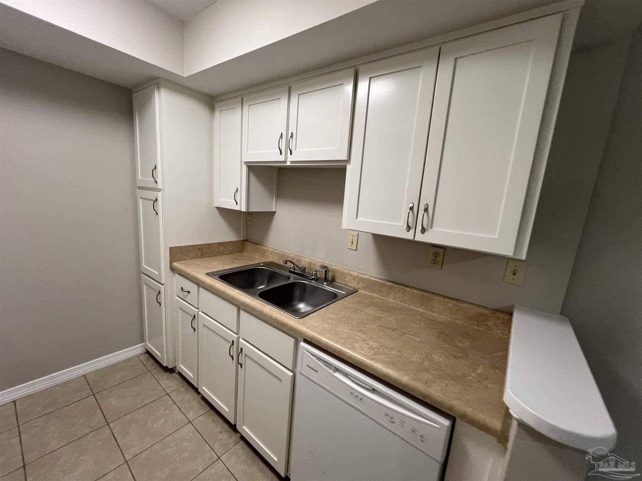 9485 Sunnehanna Blvd - Photo 4 of 24