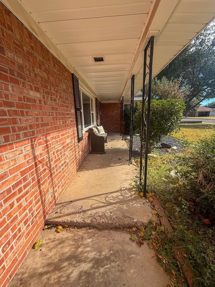 1710 Princeton Ave - Photo 3 of 16