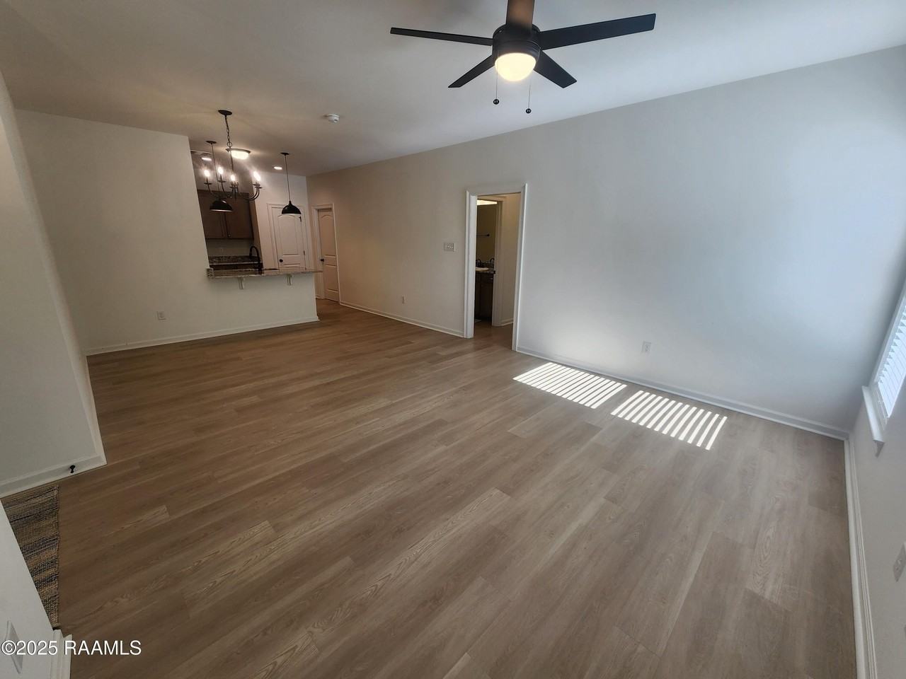 208 Stockbridge Ln - Photo 2 of 14