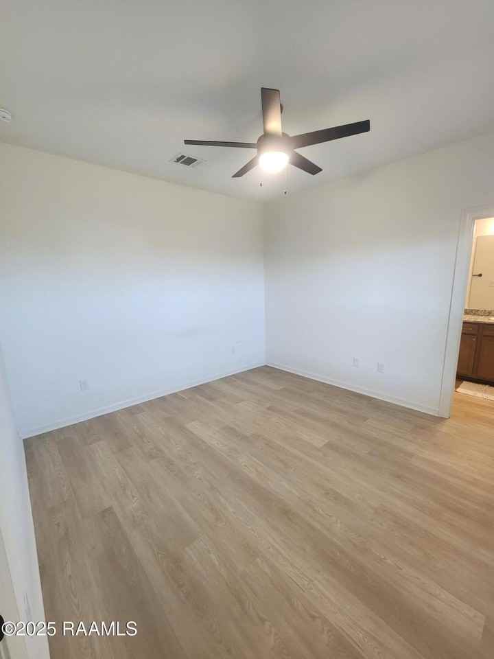 208 Stockbridge Ln - Photo 6 of 14