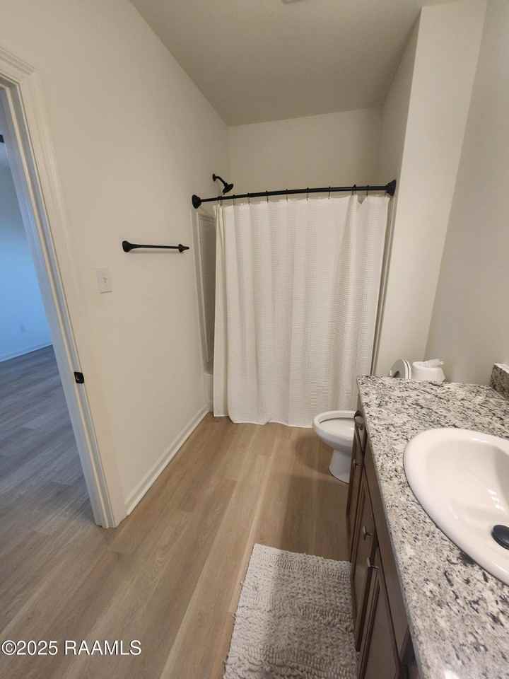 208 Stockbridge Ln - Photo 7 of 14