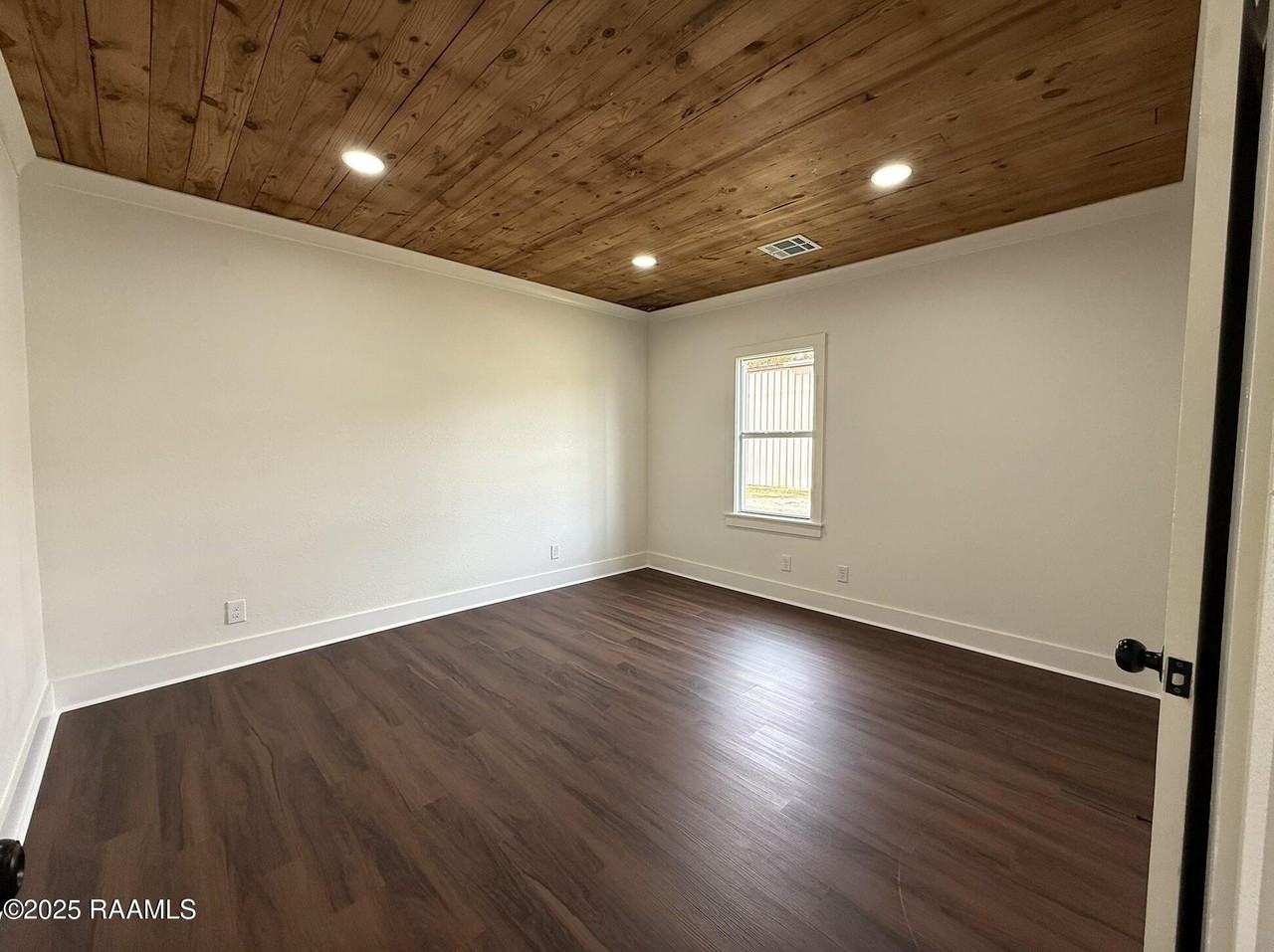 1014 Napoleon Ave - Photo 5 of 14