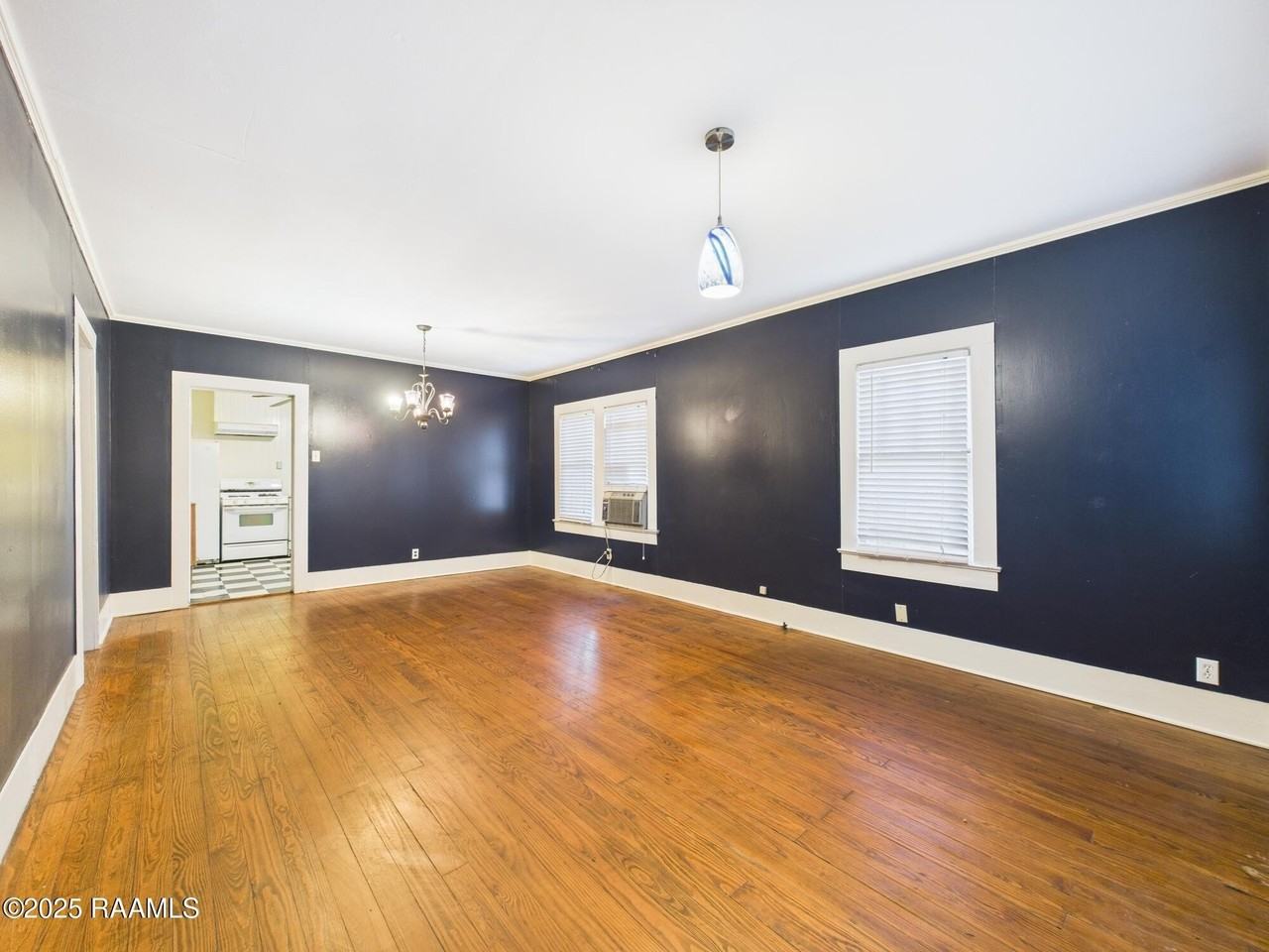 408 Harding St - Photo 7 of 17