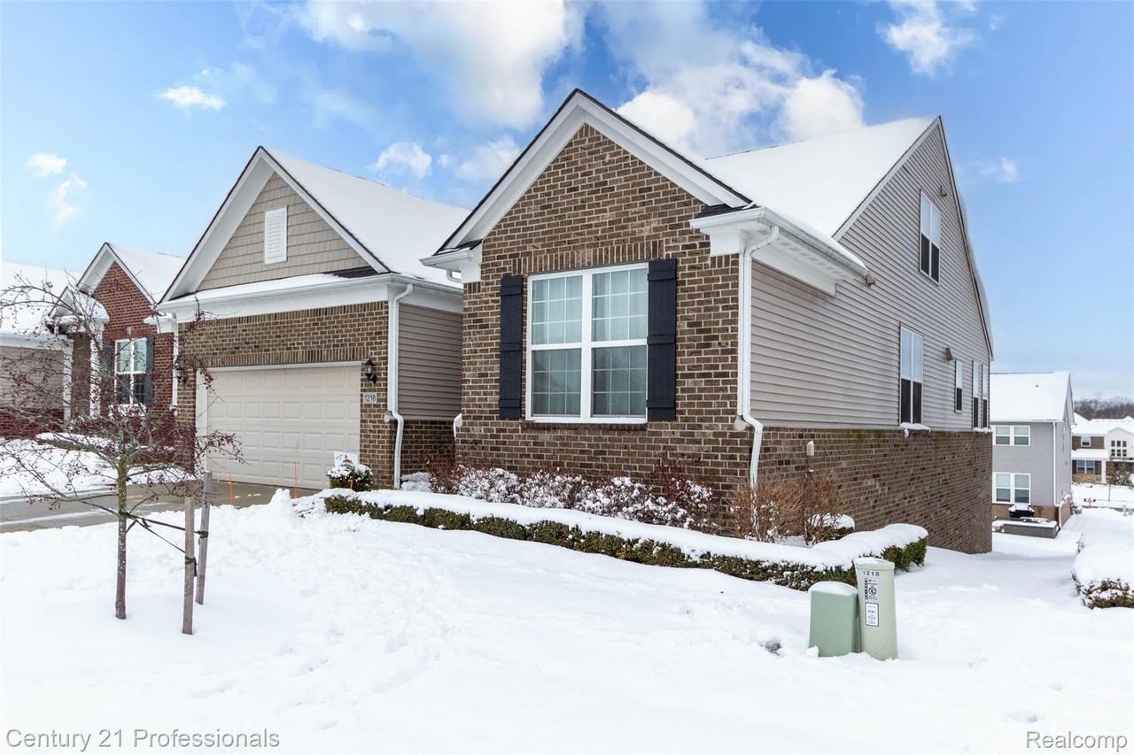 1218 Lark St - Photo 2 of 41