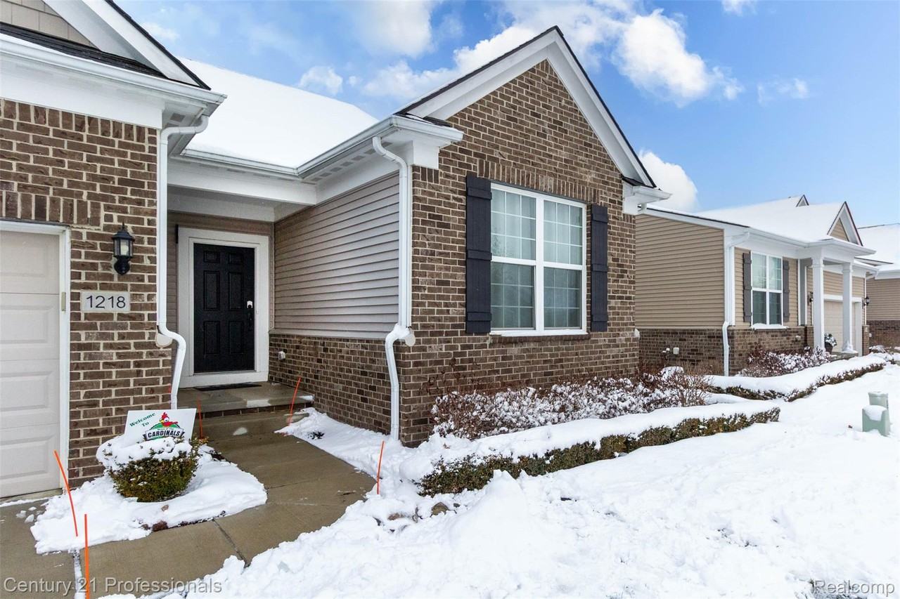 1218 Lark St - Photo 4 of 41