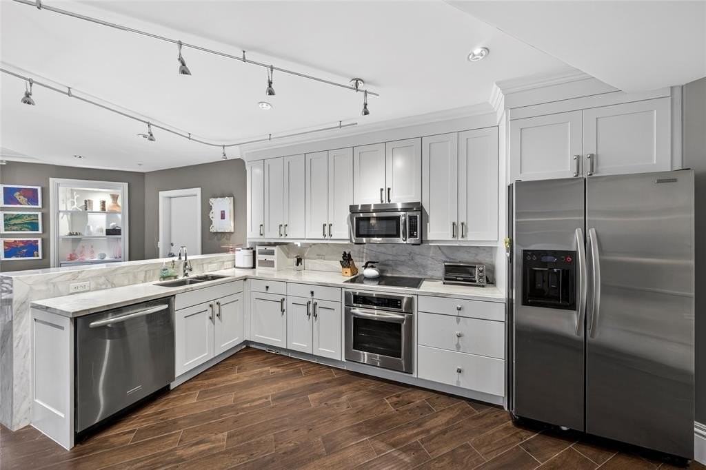 455 E Palmetto Park Rd #2E - Photo 3 of 50