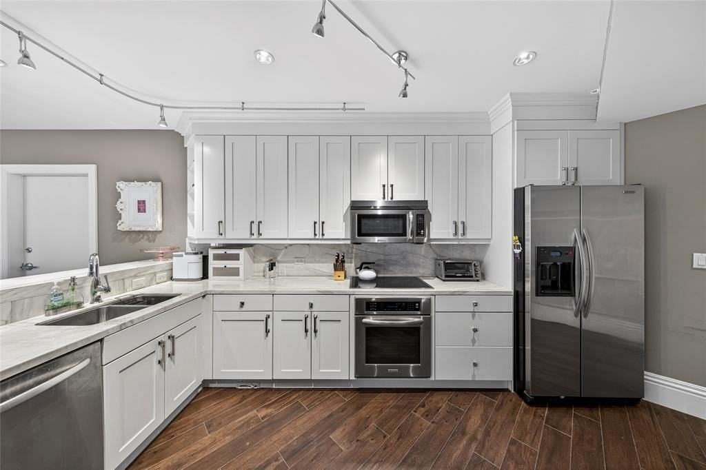 455 E Palmetto Park Rd #2E - Photo 4 of 50